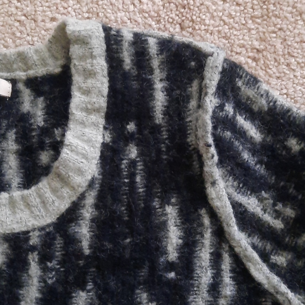 Cardigan‎ - Picture 3 of 7